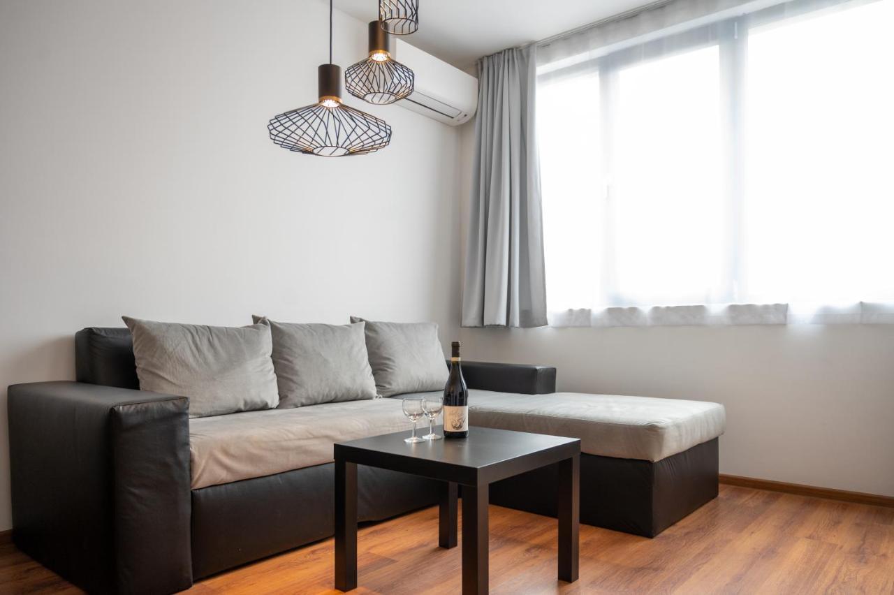 Sunny 1Bdr Apartment Near Center Sofia Zewnętrze zdjęcie